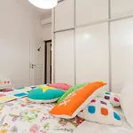 Гостевой дом Ginjinha House - 4 - Bairro Alto - With Ac By Lisbeyond Лиссабон